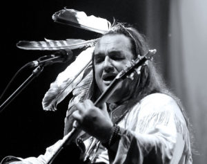 Isarindianer und Bluesbarde Willy Michl (live)